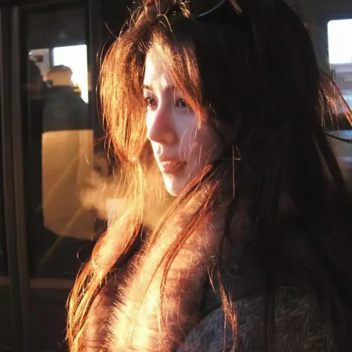 新：如此神秘的她